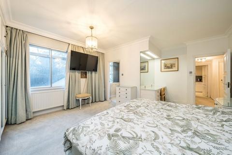 3 bedroom flat to rent, Montrose Court, London SW7