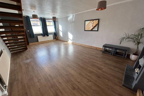 2 bedroom property to rent, Watton, Brecon, LD3