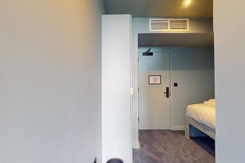 undefined, Uxbridge Road