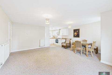 undefined, Trist Way, Crawley RH11