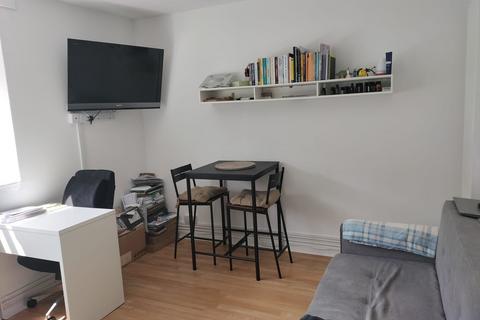 2 bedroom flat for sale, Bevan Road, London SE2