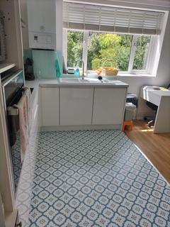 2 bedroom flat for sale, Bevan Road, London SE2