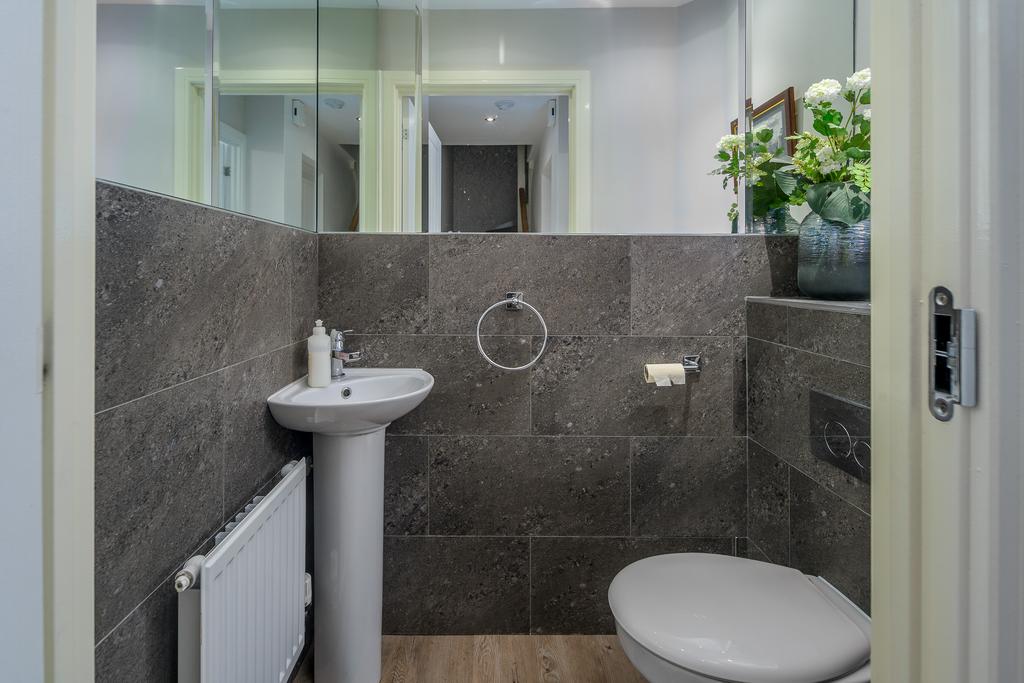 Wc 1