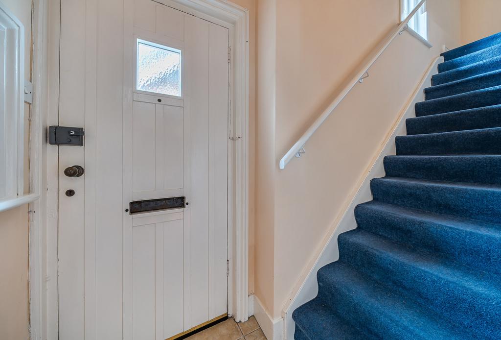 1387382 5 6931874...