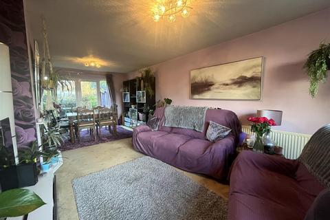 undefined, Greenacre Close, Bradford BD12