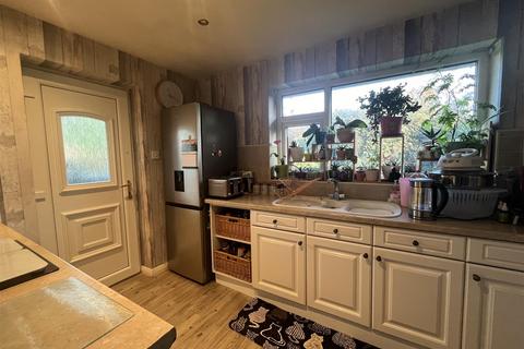 undefined, Greenacre Close, Bradford BD12