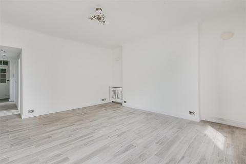 3 bedroom flat to rent, North End House, Fitzjames Avenue, London, W14