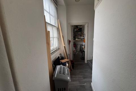 2 bedroom flat to rent, 53A Deptford Broadway, London SE8