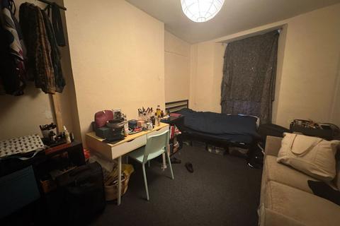2 bedroom flat to rent, 53A Deptford Broadway, London SE8