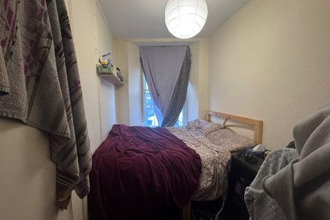 2 bedroom flat to rent, 53A Deptford Broadway, London SE8