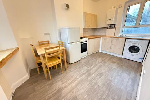 3 bedroom flat to rent, 56A Deptford Broadway, London SE8
