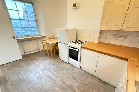 3 bedroom flat to rent, 56A Deptford Broadway, London SE8