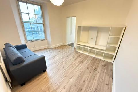 3 bedroom flat to rent, 56A Deptford Broadway, London SE8