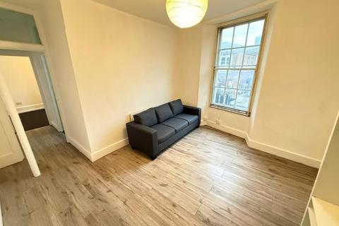 3 bedroom flat to rent, 56A Deptford Broadway, London SE8