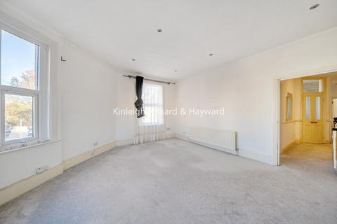 2 bedroom flat to rent, Revelstoke Road, London, SW18