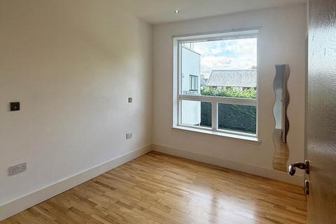3 bedroom flat for sale, Brighouse Park Cross, Cramond, Edinburgh