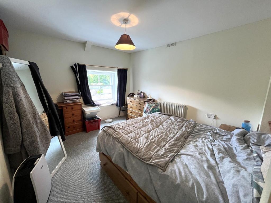 Bedroom 1.JPG
