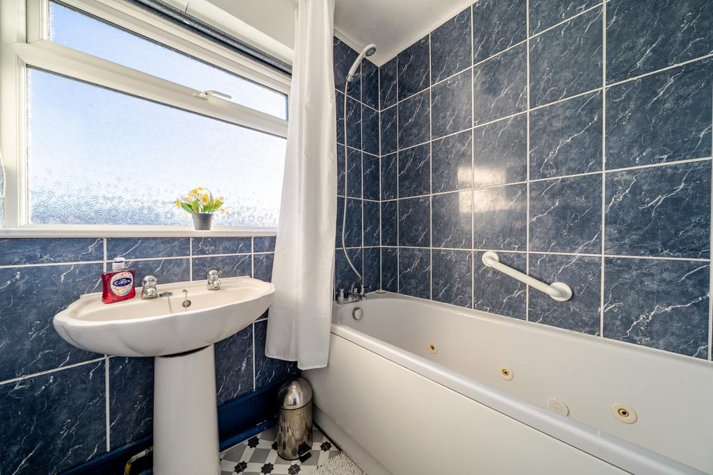 1382409-14-6926fc6bb9e43