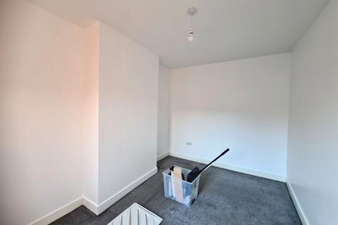 3 bedroom terraced house to rent, Park Street, Wombwell S73
