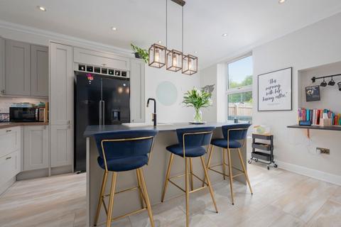 undefined, Daisy May Cottage