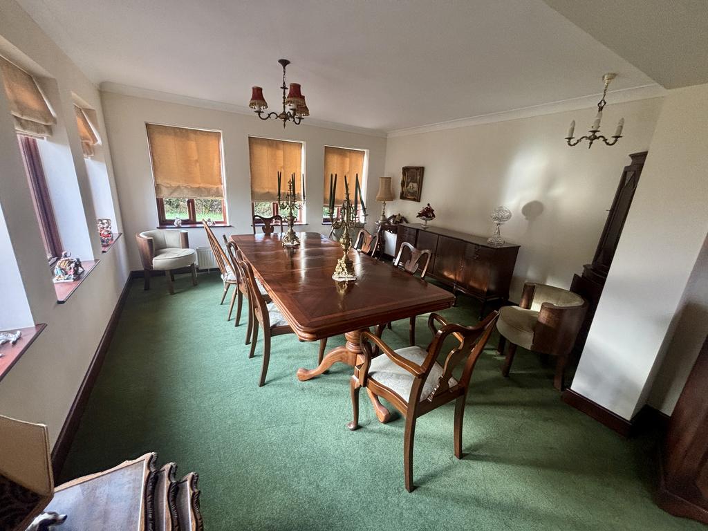 Dining room (second image)