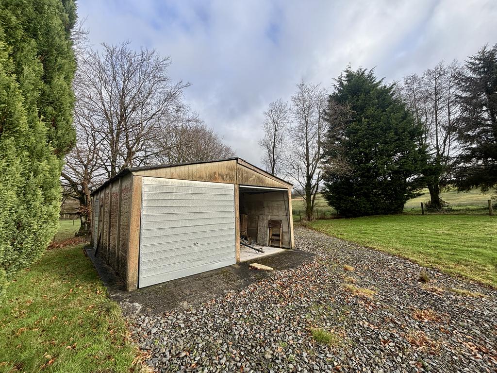 Detached garage