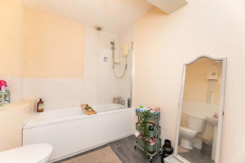 Flat for sale, Flat 14, 2 Back Lane, Heckmondwike, West Yorkshire, WF16 9EX