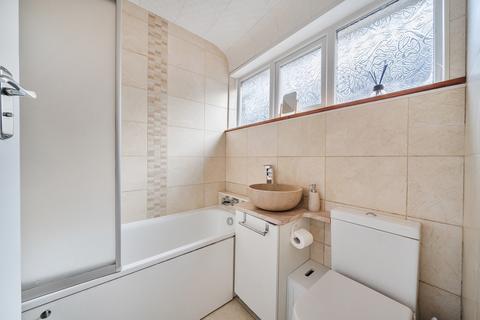 undefined, Meadowview Road, London