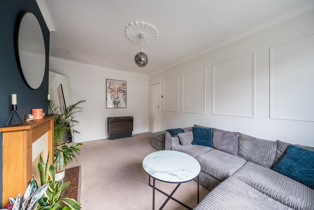 1386189-8-6932de5...