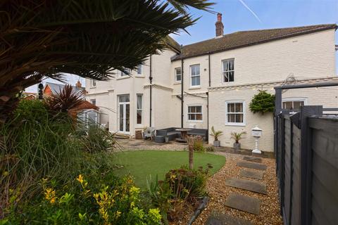 undefined, Heene Road, Worthing
