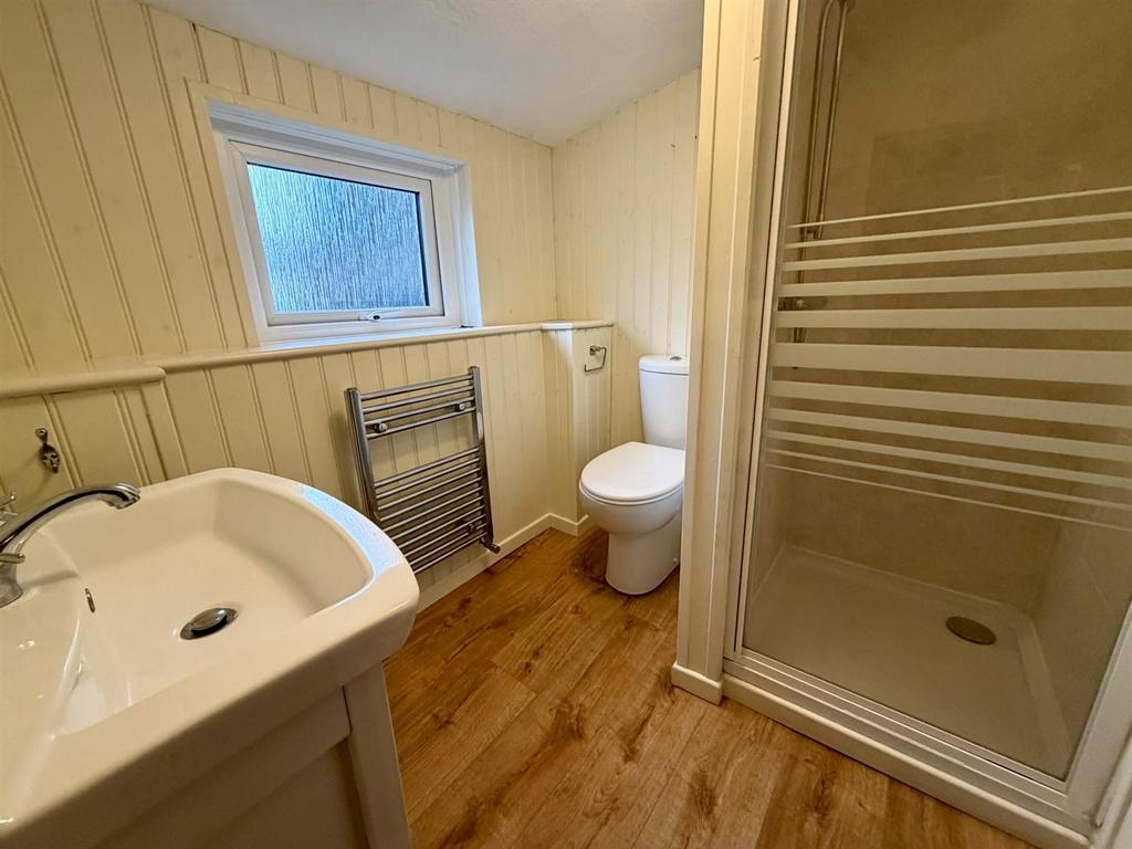 En-suite Shower Room/WC
