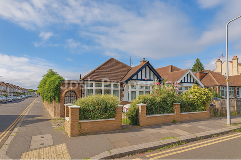 undefined, Hertford Road, Ilford IG2