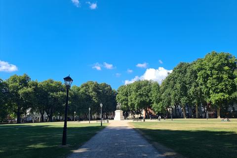 Office to rent, 9 Queen Sq Bristol BS1 4JE