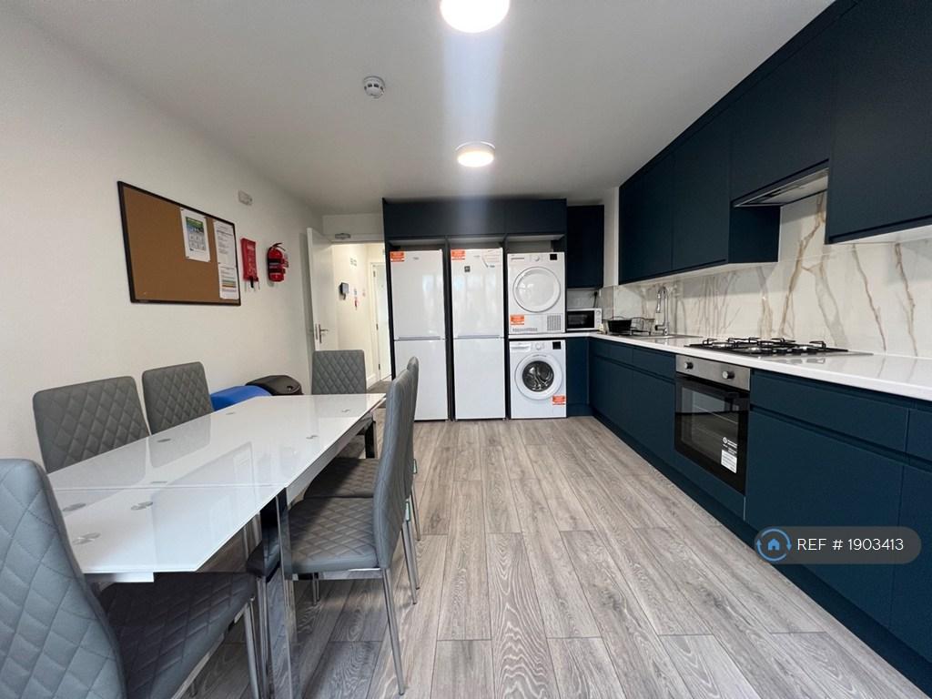 Large Kitchen + Dinner