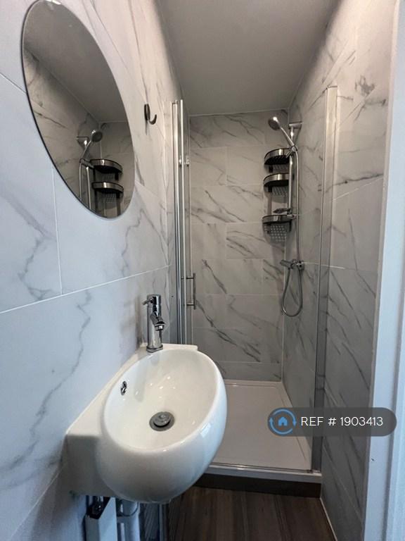 En-Suite Bed 3 & 4