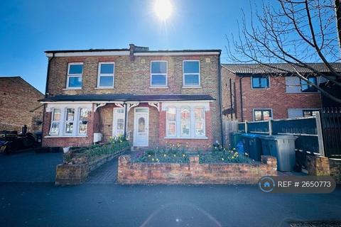 1 bedroom in a house share to rent, Chaplin Road, Harrow, HA0