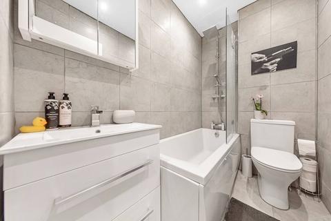 1 bedroom flat to rent, Battersea Park Road, Battersea, London, SW11