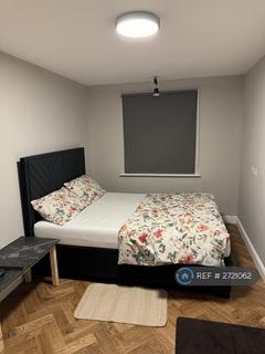 2 bedroom flat to rent, Cline Road, London, N11