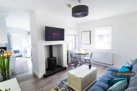undefined, Queens Walk, Stamford, PE9