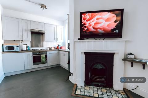undefined, Twickenham, Twickenham, TW1