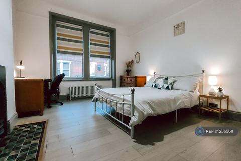 undefined, Twickenham, Twickenham, TW1