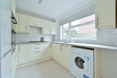 2 bedroom flat to rent, Vega Road, WD23, Bushey, WD23