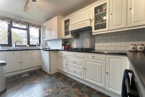 3 bedroom house to rent, Redford Avenue, Wallington SM6