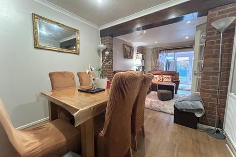 3 bedroom house to rent, Redford Avenue, Wallington SM6