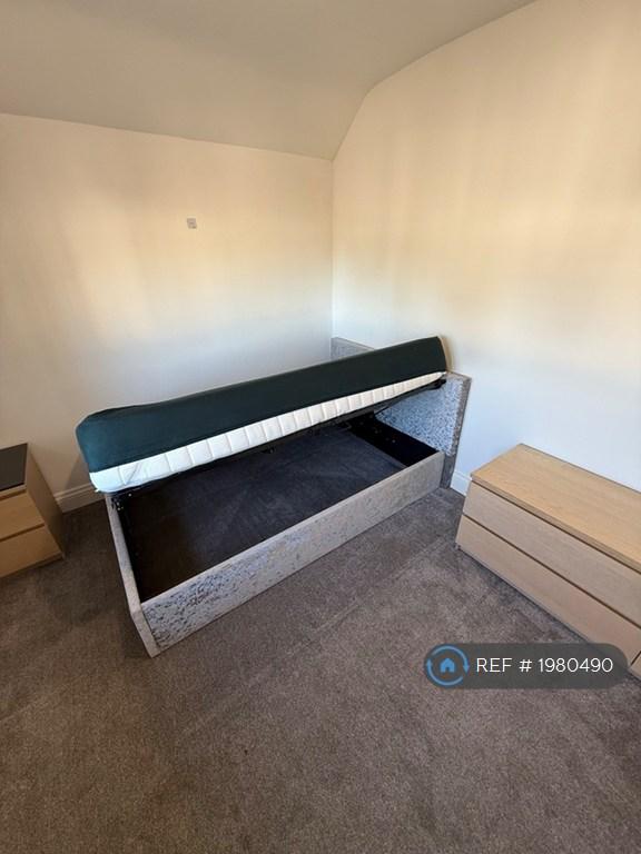 Extra Storage Under Bed