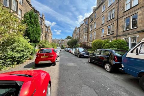 2 bedroom flat to rent, Comiston Gardens, Edinburgh EH10