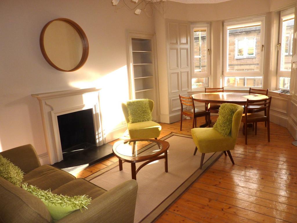16 3 F1 Comiston Gardens Lounge