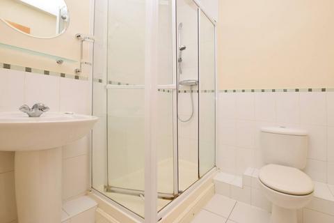 undefined, Metropolitan Place, WD18, Watford, WD18