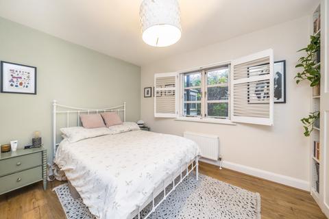 undefined, Hainton Close, London, E1