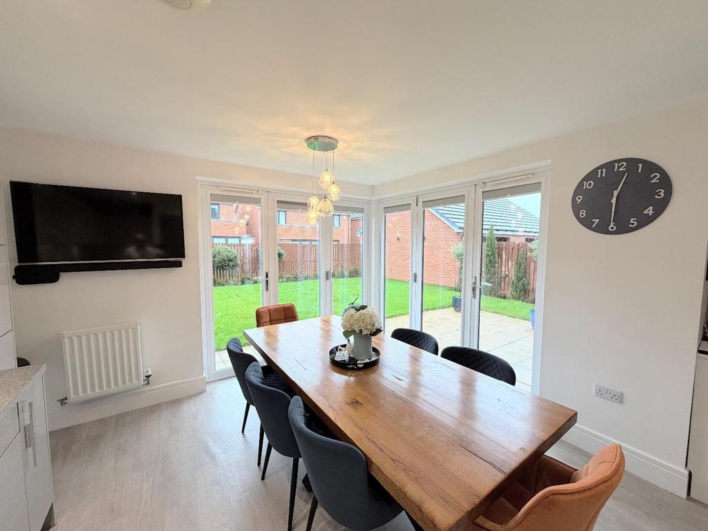 Dining kitchen